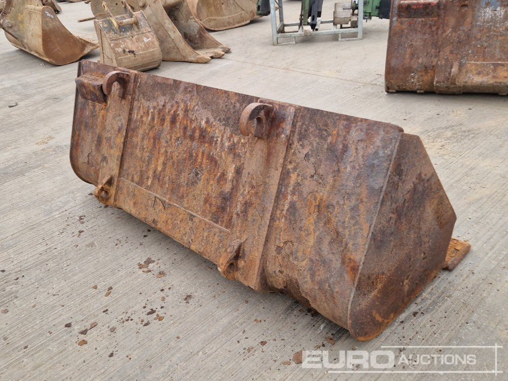 90" Loading Bucket to suit Telehandler - Godet: photos 5 90" Loading Bucket to suit Telehandler - Godet: photos 5