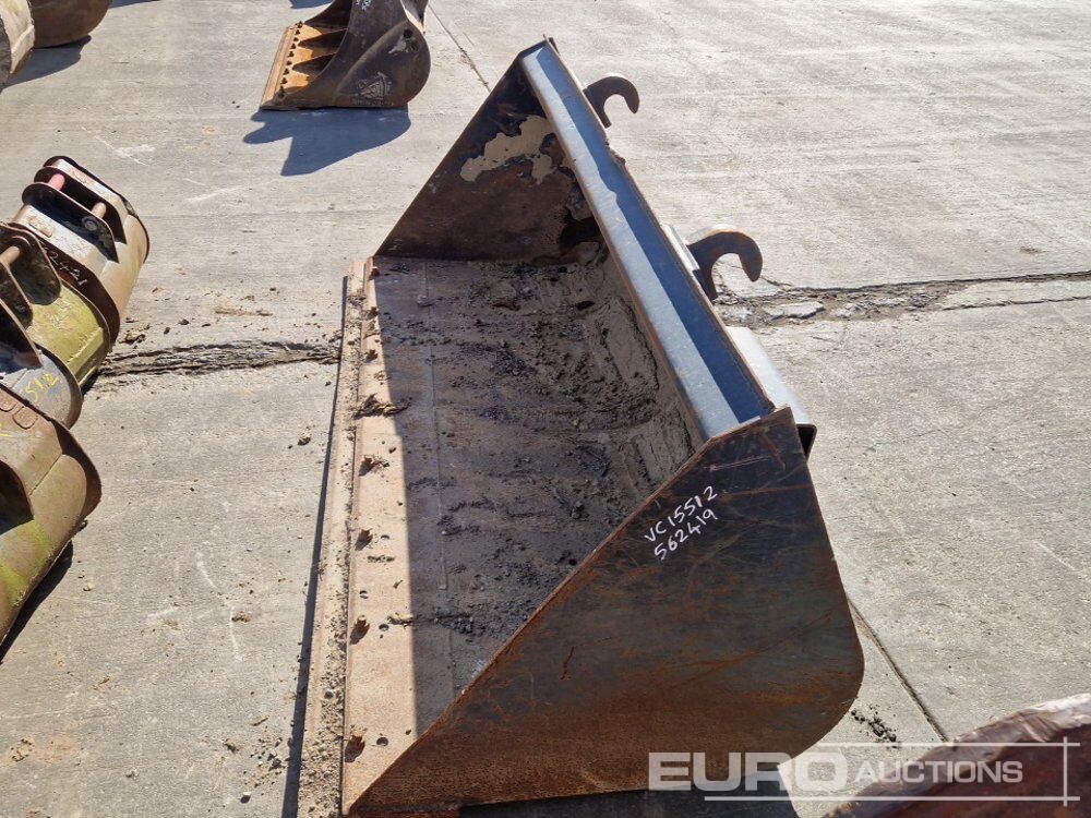 90" Loading Bucket to suit Telehandler - Godet: photos 2 90" Loading Bucket to suit Telehandler - Godet: photos 2