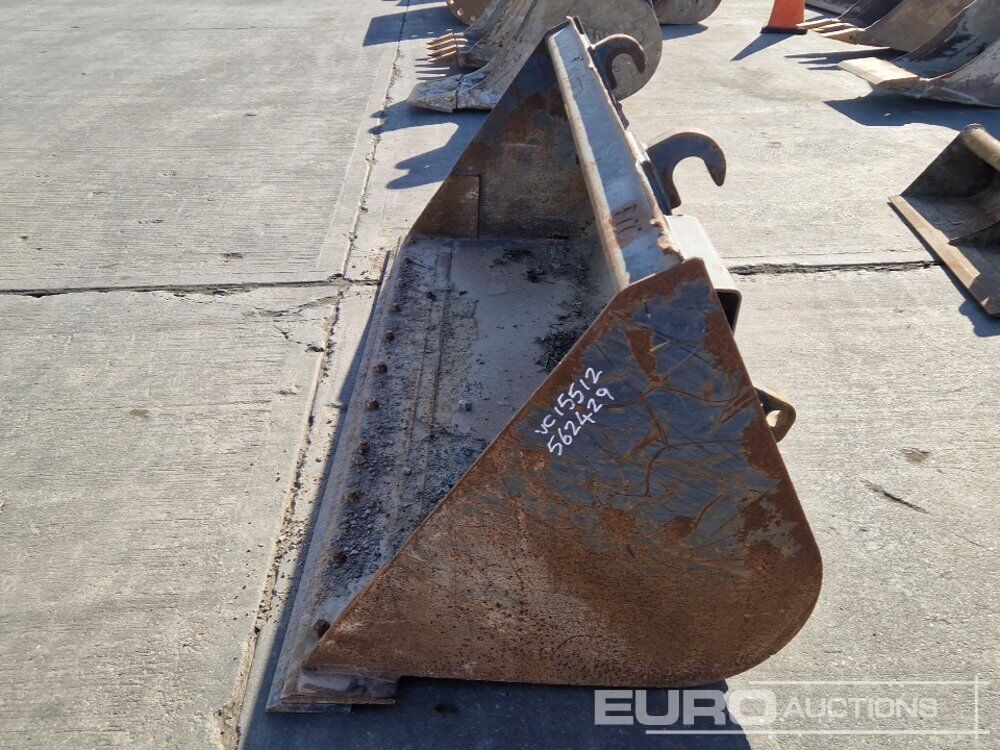 90" Loading Bucket to suit Telehandler - Godet: photos 2 90" Loading Bucket to suit Telehandler - Godet: photos 2