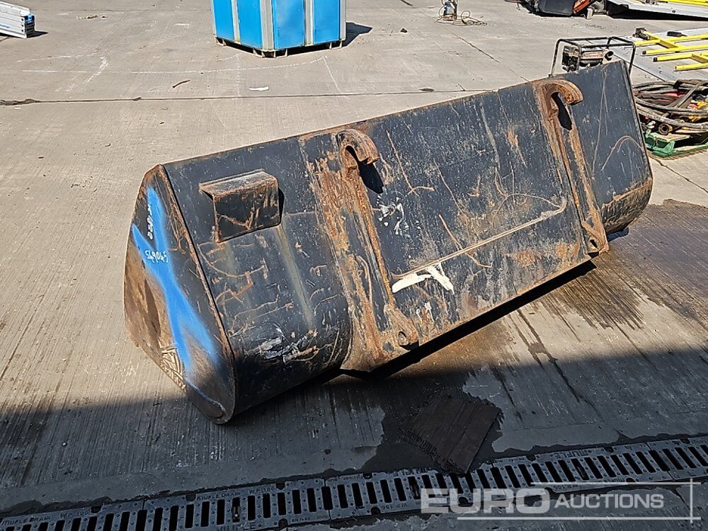 90" Loading Bucket to suit Telehandler - Godet: photos 3 90" Loading Bucket to suit Telehandler - Godet: photos 3