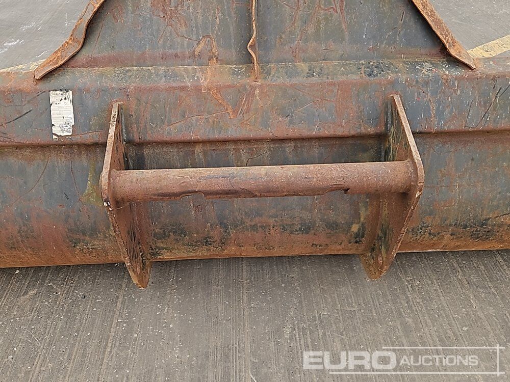 Godet 90" Loading Bucket to suit Telehandler: photos 16