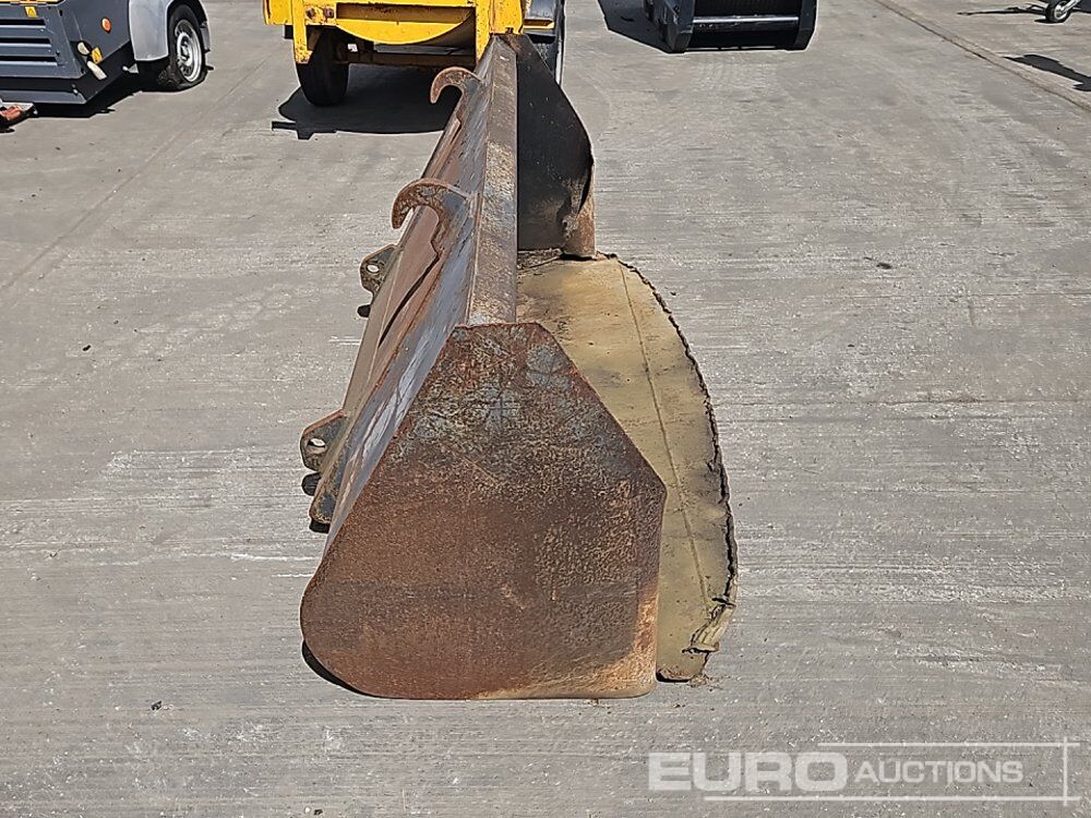 Godet 90" Loading Bucket to suit Telehandler: photos 6 Godet 90" Loading Bucket to suit Telehandler: photos 6