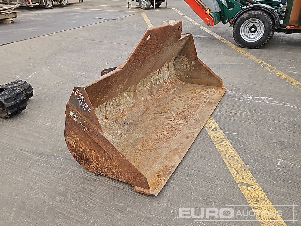 Godet 90" Loading Bucket to suit Telehandler: photos 7
