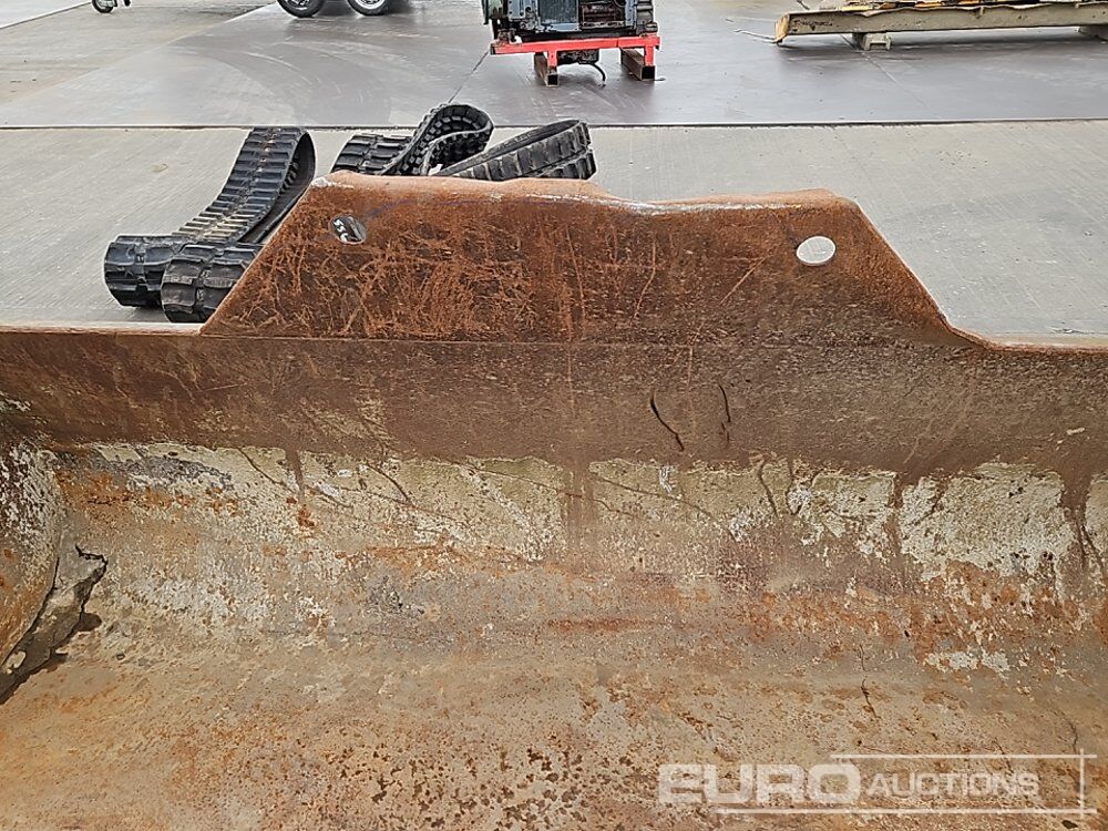 Godet 90" Loading Bucket to suit Telehandler: photos 11