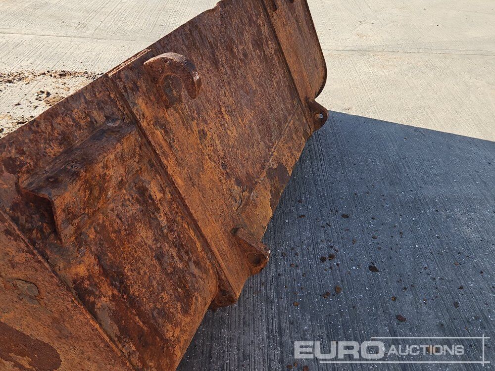 Godet 90" Loading Bucket to suit Telehandler: photos 13 Godet 90" Loading Bucket to suit Telehandler: photos 13