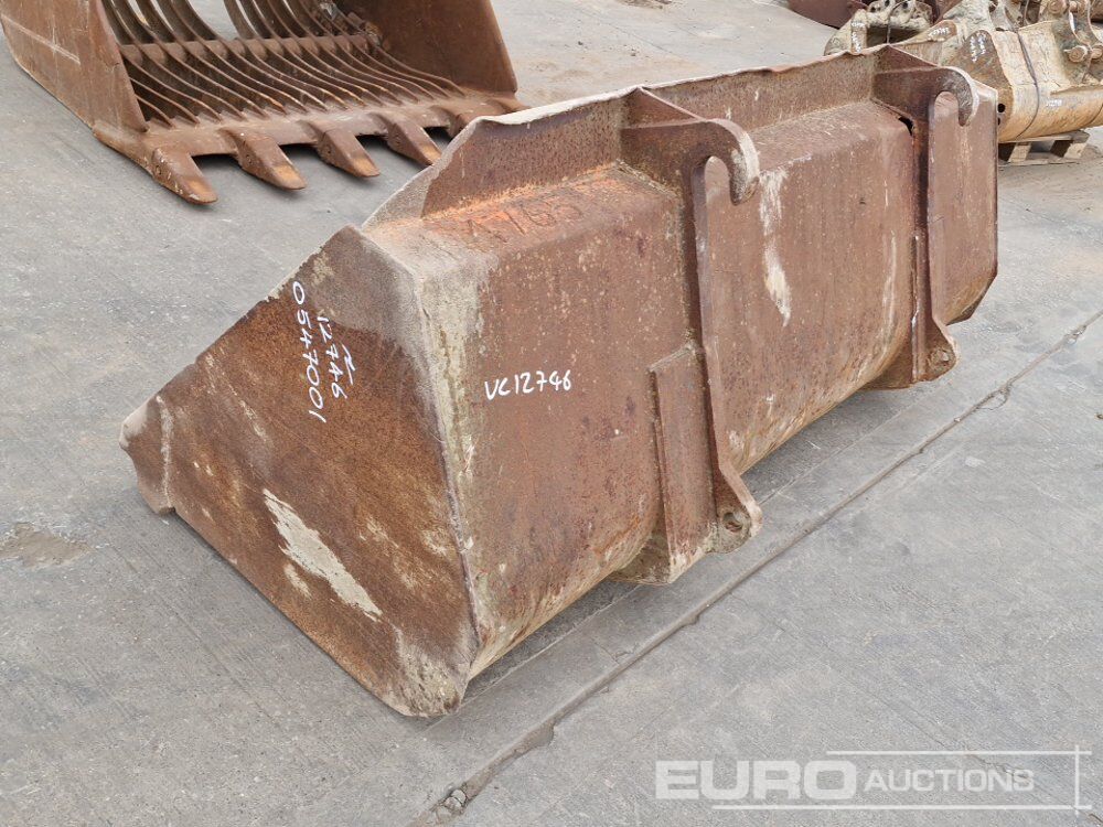 90" Loading Bucket to suit Telehandler - Godet: photos 3 90" Loading Bucket to suit Telehandler - Godet: photos 3