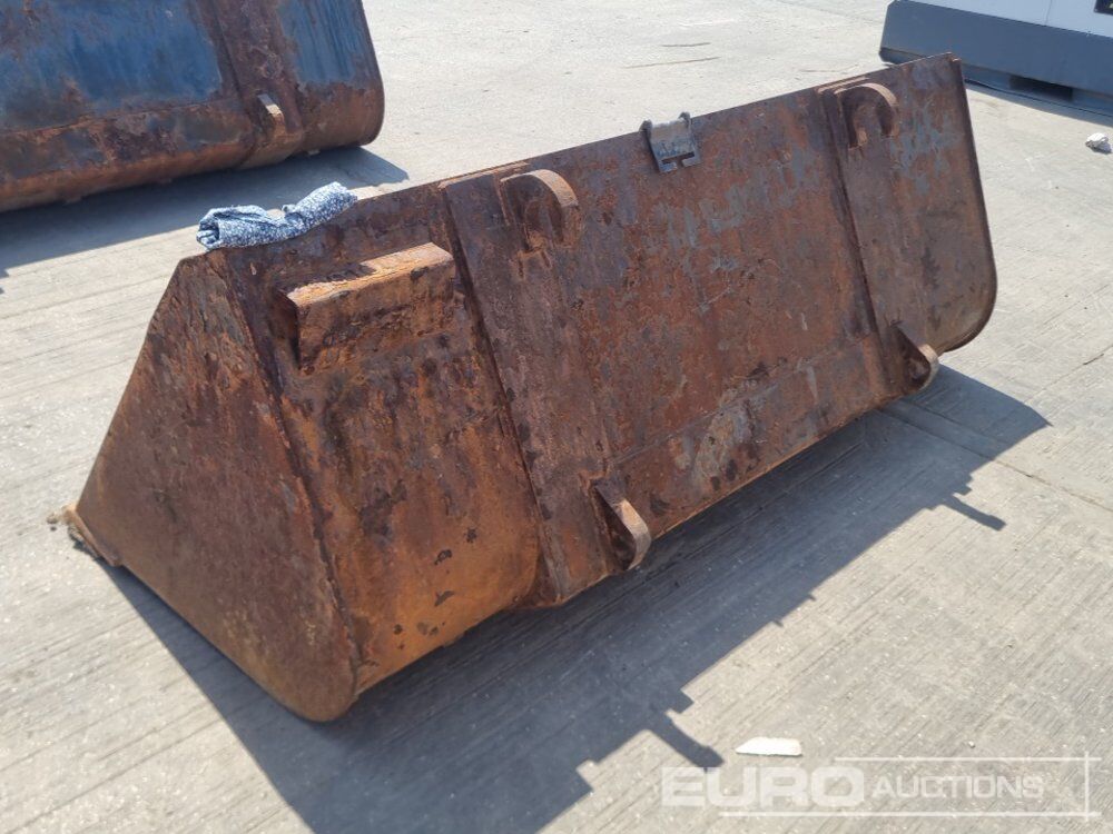 90" Loading Bucket to suit Telehandler - Godet: photos 3 90" Loading Bucket to suit Telehandler - Godet: photos 3