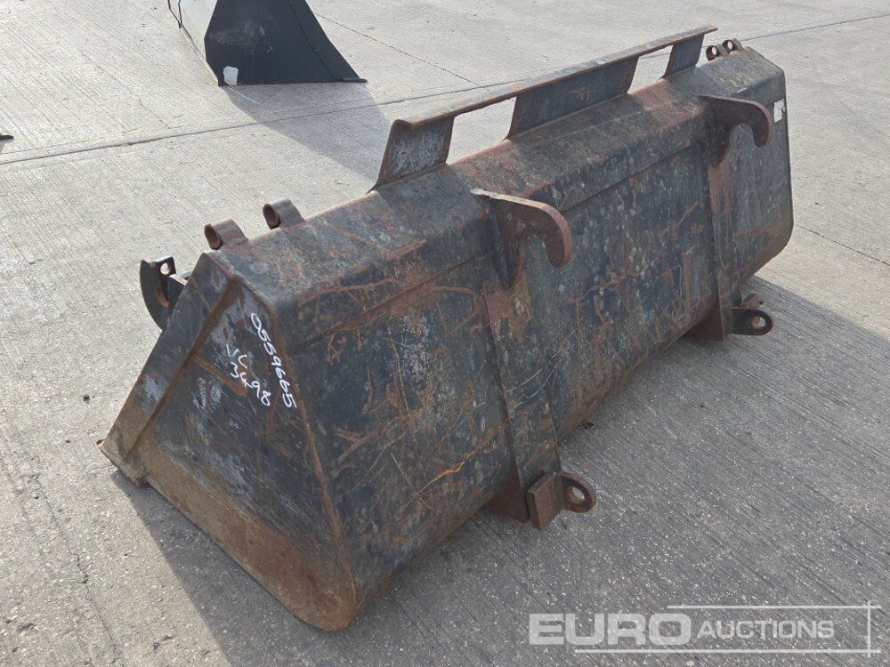 92" Loading Bucket to suit Telehandler - Godet: photos 3 92" Loading Bucket to suit Telehandler - Godet: photos 3