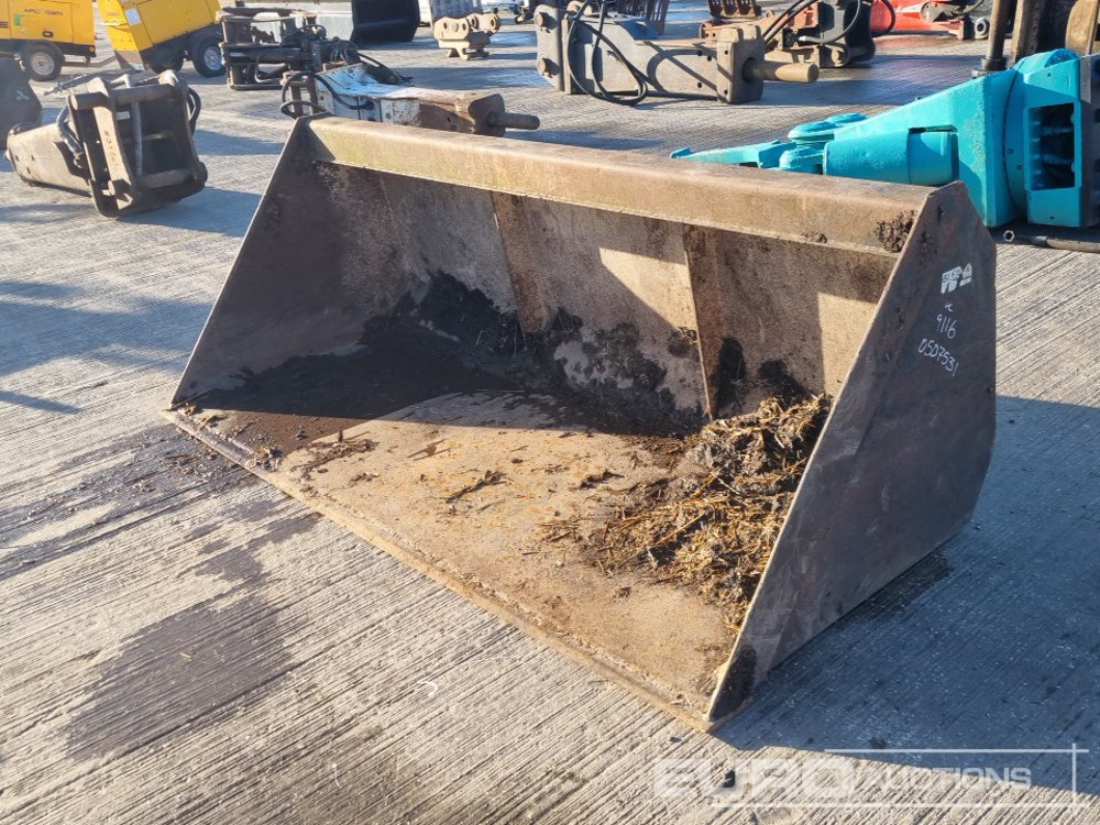 94" Loading Bucket to suit Manitou Telehandler - Godet: photos 1 94" Loading Bucket to suit Manitou Telehandler - Godet: photos 1