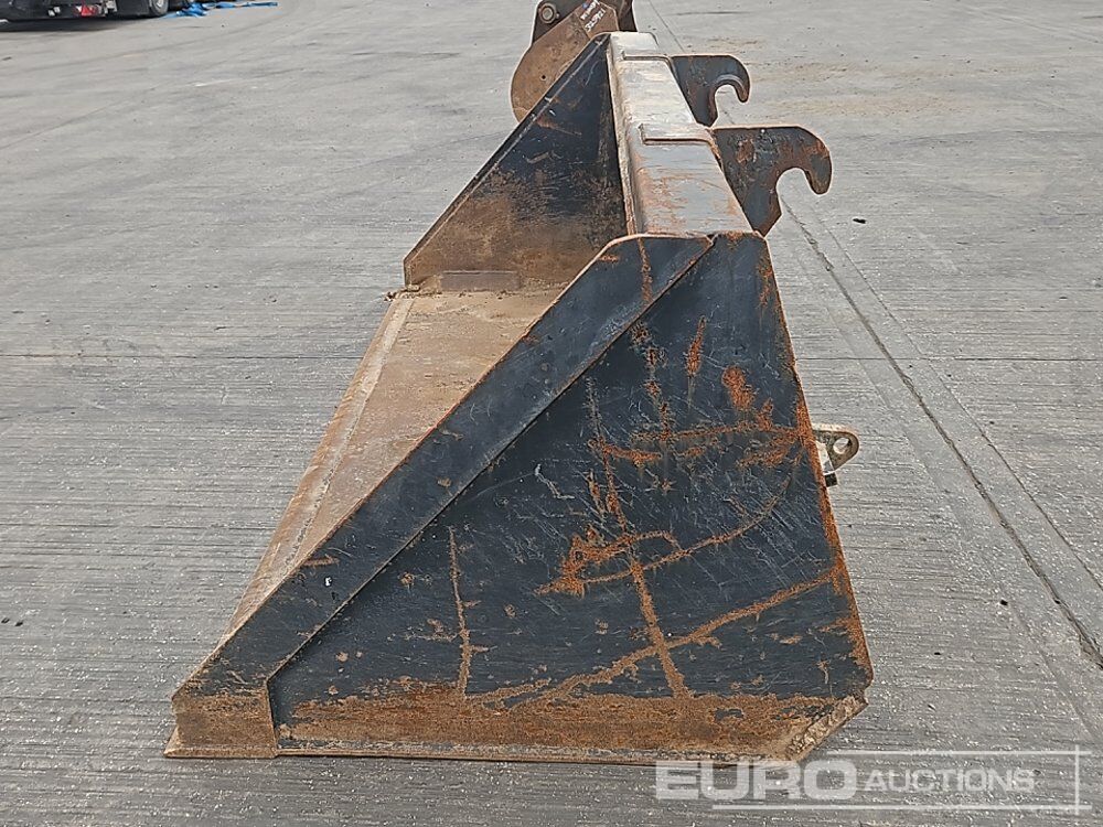 96" Loading Bucket to suit Telehandler - Godet: photos 2 96" Loading Bucket to suit Telehandler - Godet: photos 2
