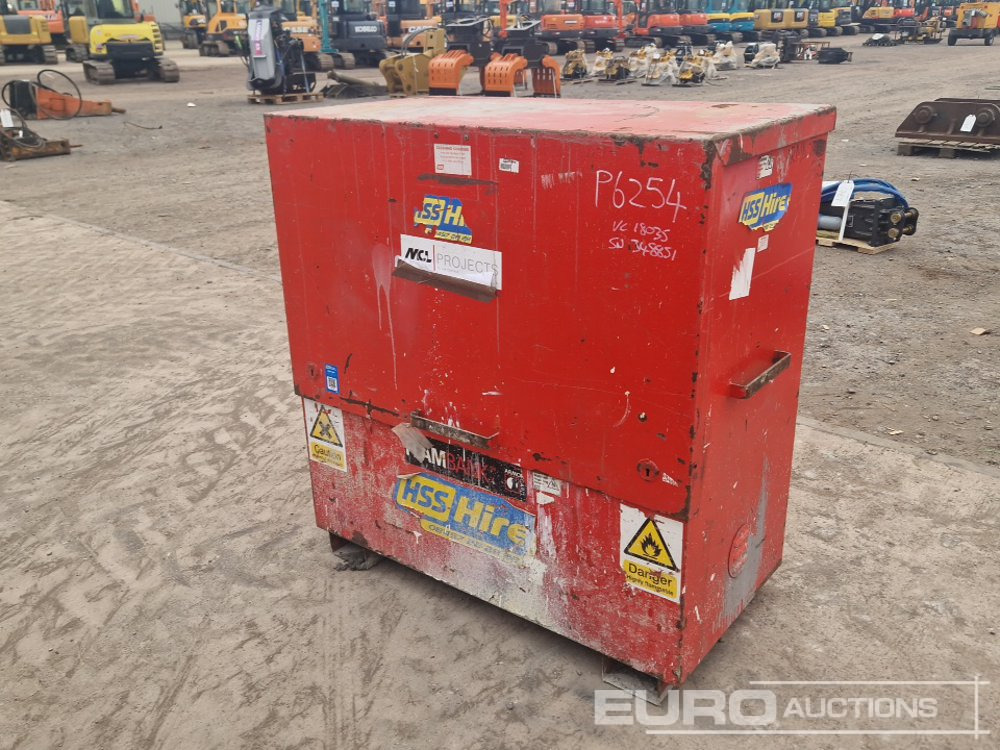 Armorgard Flame Bank Site Tool Box & Contents - Matériel de chantier: photos 1 Armorgard Flame Bank Site Tool Box & Contents - Matériel de chantier: photos 1