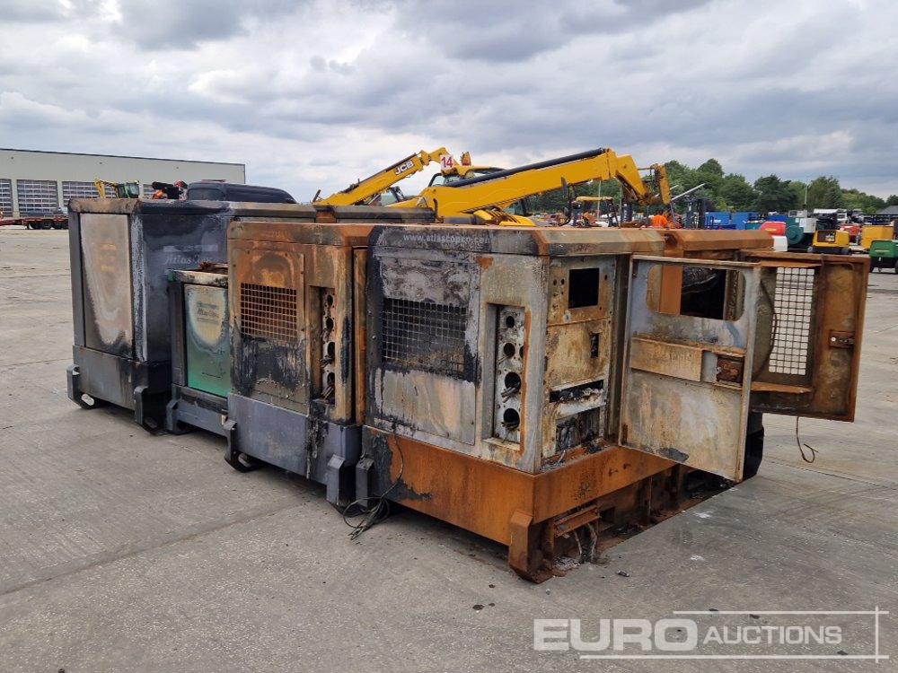 Atlas Copco QAS100 Generator, 4 Cylinder Engine, QAS60 ST3 60kVA Generator, 4 Cylinder Engine (2 of), QAS40 Generator, 4 Cylinder Engine (Fire Damage) - Groupe électrogène: photos 3 Atlas Copco QAS100 Generator, 4 Cylinder Engine, QAS60 ST3 60kVA Generator, 4 Cylinder Engine (2 of), QAS40 Generator, 4 Cylinder Engine (Fire Damage) - Groupe électrogène: photos 3