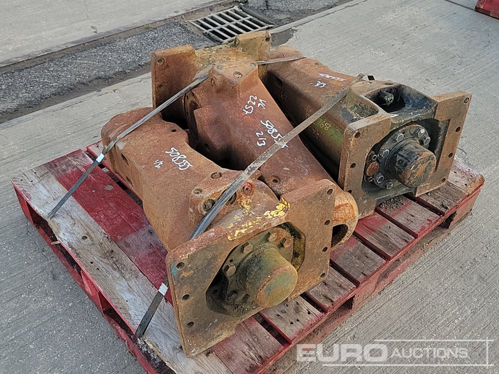 Atlas Copco SB302 Hydraulic Breaker (2 of), JCB HM386 Hydraulic Breaker - Marteau hydraulique: photos 1 Atlas Copco SB302 Hydraulic Breaker (2 of), JCB HM386 Hydraulic Breaker - Marteau hydraulique: photos 1