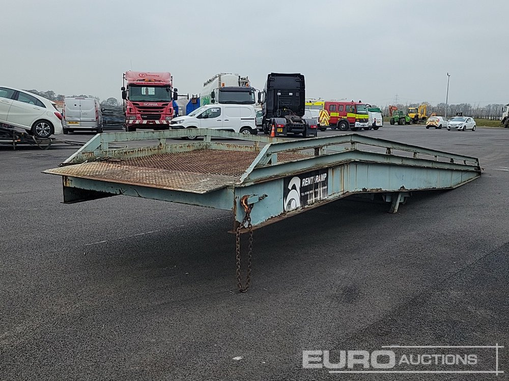 2002 ThorWorld 7ft Loading Ramp - Autre matériel: photos 1 2002 ThorWorld 7ft Loading Ramp - Autre matériel: photos 1