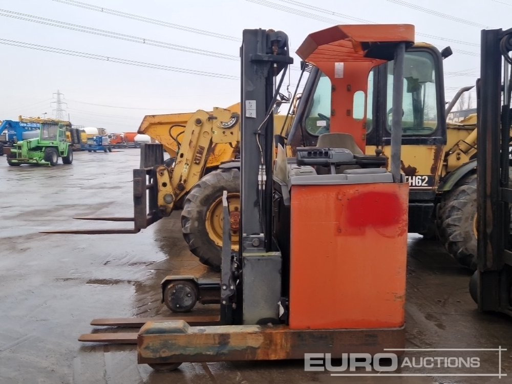 BT REFLEX 140 - Chariot à mât rétractable: photos 2 BT REFLEX 140 - Chariot à mât rétractable: photos 2