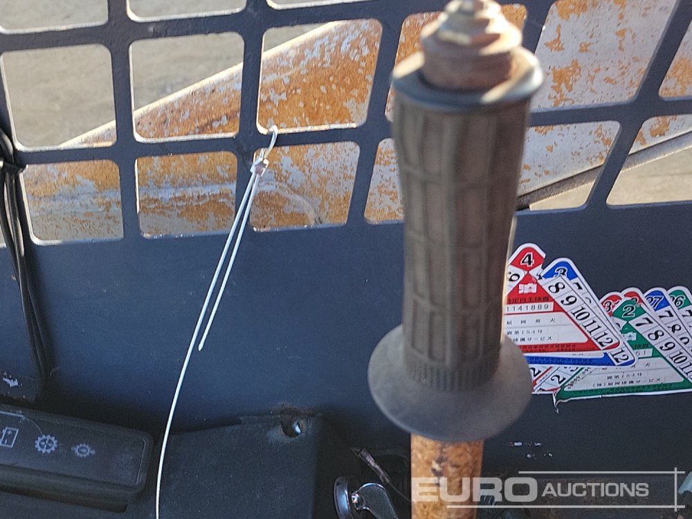 Mini chargeuse Bobcat 533: photos 23