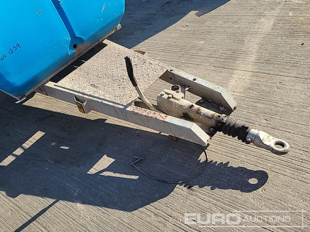 Cuve de stockage Bowser Supply Single Axle Plastic Water Bowser: photos 12