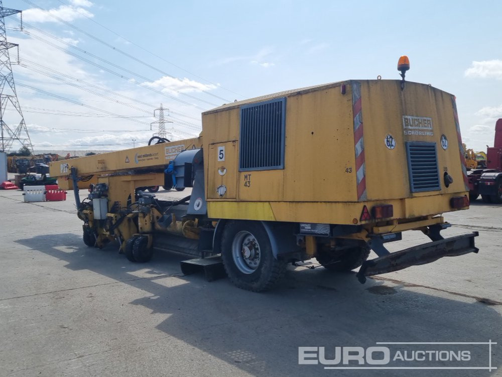 Bucher Schorling P21 Single Axle Runway Sweeper, Snow Clearing Brush, Snow Blower, Dryer - Souffleuse à neige: photos 3 Bucher Schorling P21 Single Axle Runway Sweeper, Snow Clearing Brush, Snow Blower, Dryer - Souffleuse à neige: photos 3