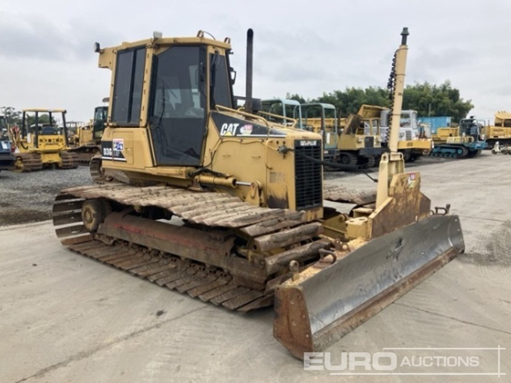 CAT D3G - Bulldozer: photos 2 CAT D3G - Bulldozer: photos 2