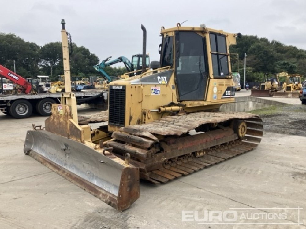 CAT D3G - Bulldozer: photos 1 CAT D3G - Bulldozer: photos 1
