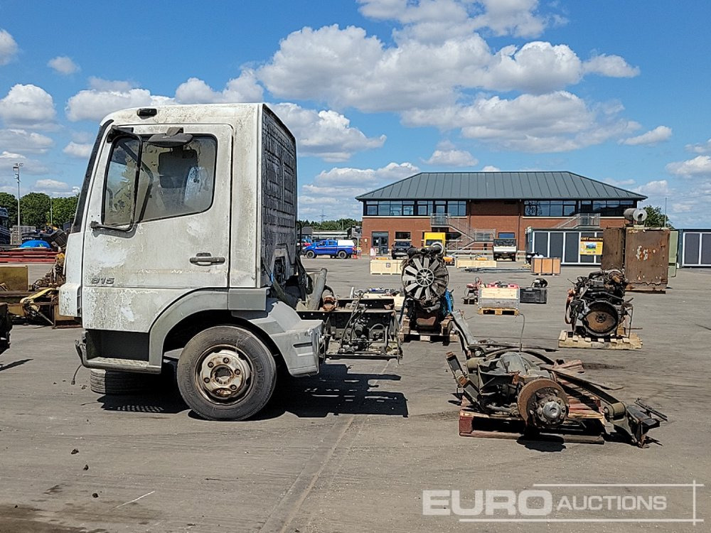 Chassis Cab Cut Off, Pallet of Spare Parts - Cabine pour Camion: photos 2 Chassis Cab Cut Off, Pallet of Spare Parts - Cabine pour Camion: photos 2