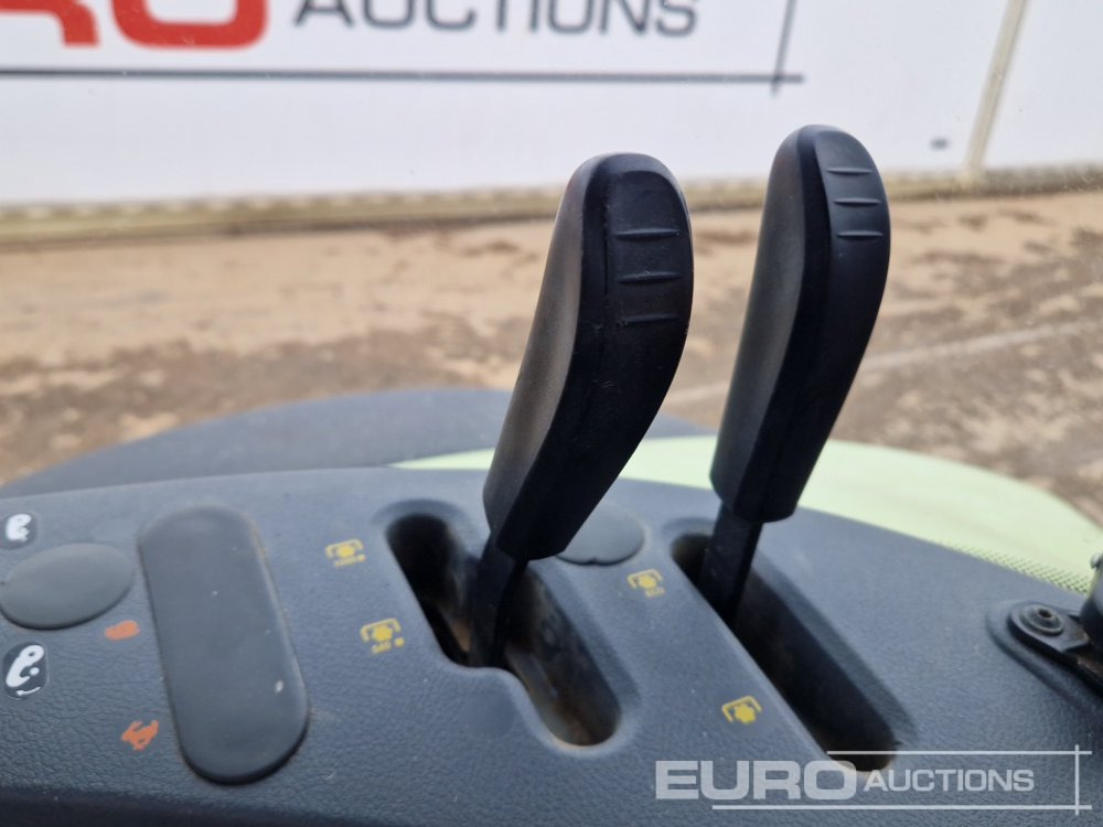 Tracteur agricole Claas 630: photos 38