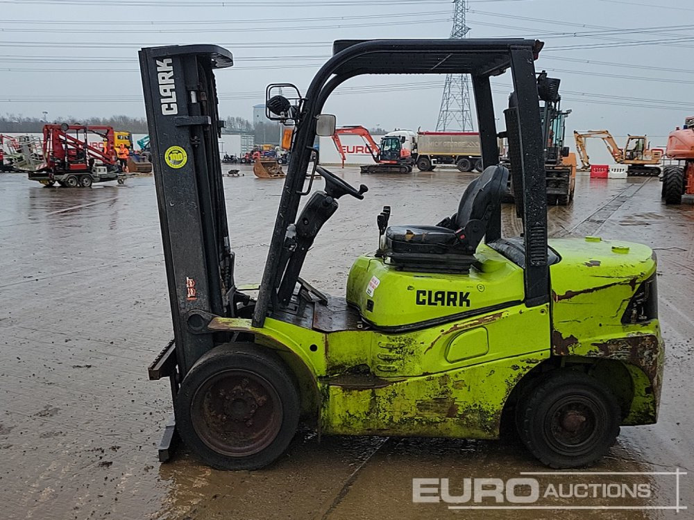 Clark GTS33D - Chariot élévateur diesel: photos 2 Clark GTS33D - Chariot élévateur diesel: photos 2