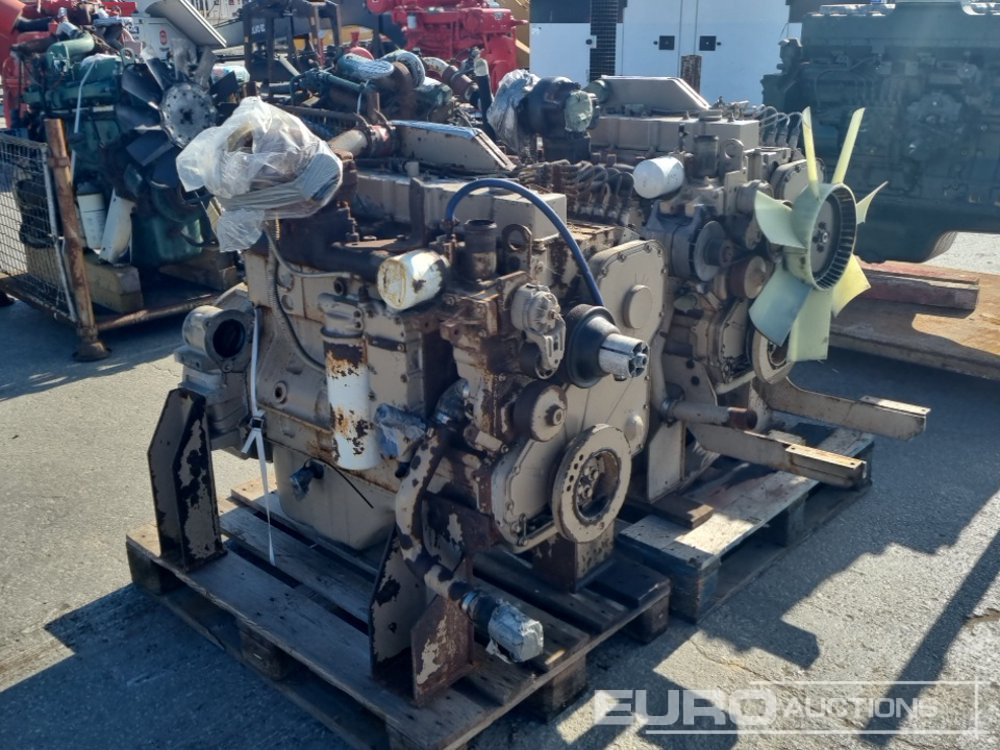 Cummins 6 Cylinder Engine (2 of) - Moteur: photos 5 Cummins 6 Cylinder Engine (2 of) - Moteur: photos 5