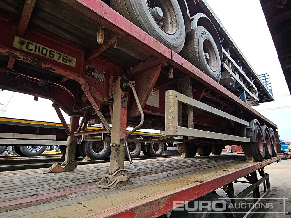 Dennison Trailers Tri Axle Extendable Flat Bed Trailer - Semi-remorque plateau: photos 3 Dennison Trailers Tri Axle Extendable Flat Bed Trailer - Semi-remorque plateau: photos 3