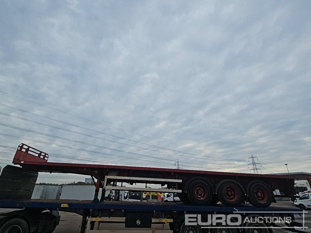 Dennison Trailers Tri Axle Extendable Flat Bed Trailer - Semi-remorque plateau: photos 2 Dennison Trailers Tri Axle Extendable Flat Bed Trailer - Semi-remorque plateau: photos 2