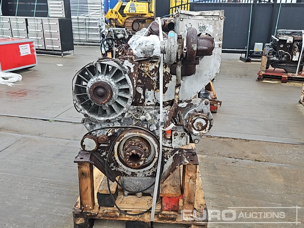 Deutz 5 Cylinder Engine - Moteur: photos 2 Deutz 5 Cylinder Engine - Moteur: photos 2