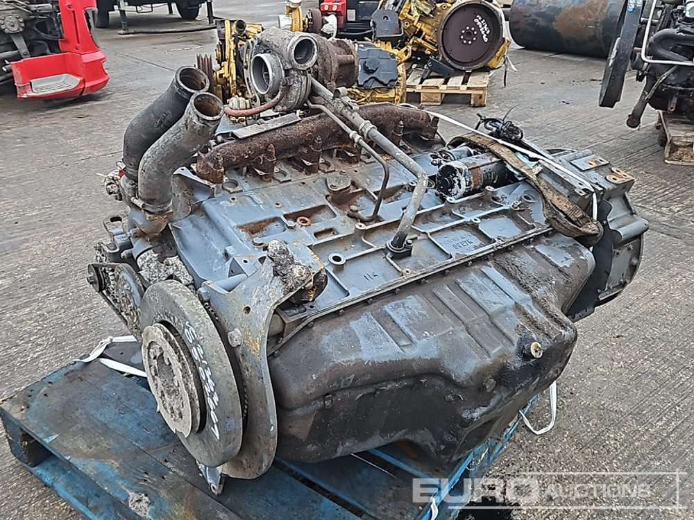 Deutz 6 Cylinder Engine - Moteur: photos 3 Deutz 6 Cylinder Engine - Moteur: photos 3