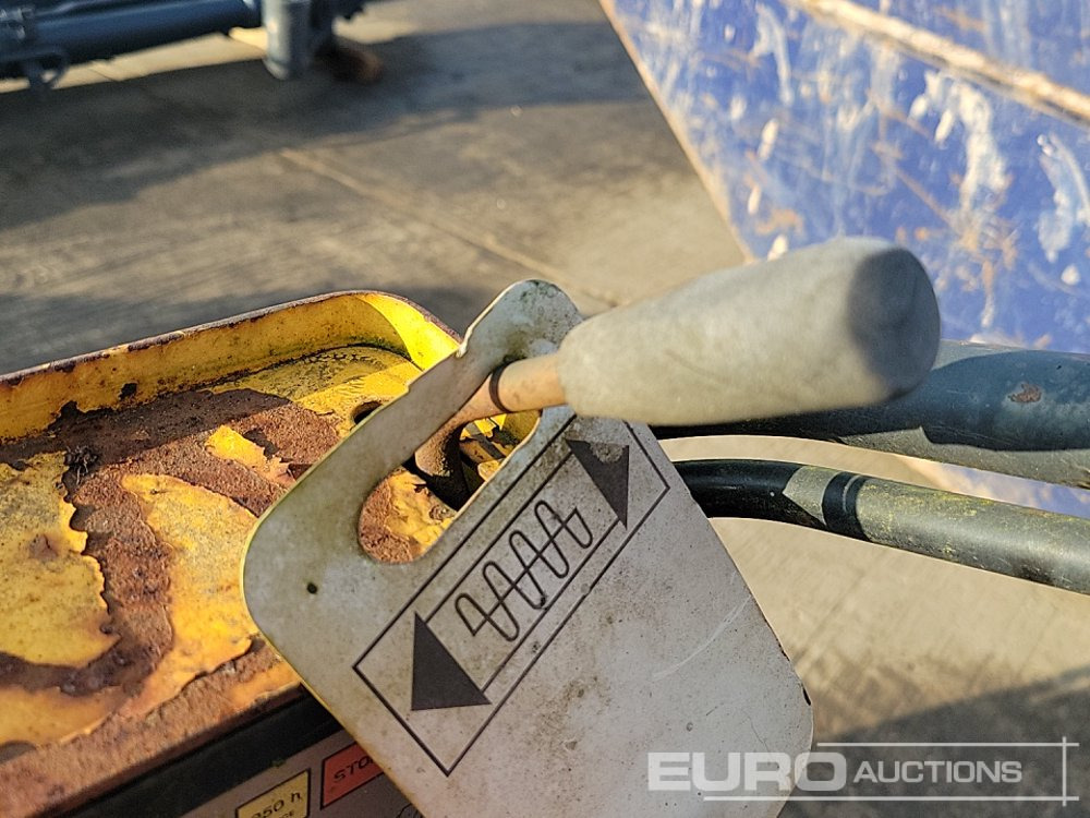 Travaux routiers Dynapac Diesel Compaction Plate: photos 17