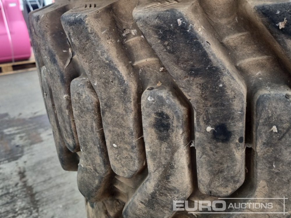 Pneu Galaxy R4 12-16.5 Tyre (4 of): photos 8