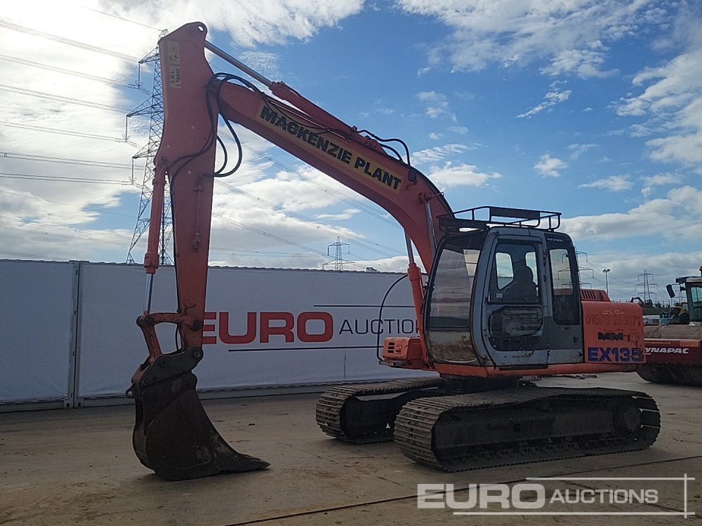 Hitachi EX135 - Pelle sur chenille: photos 1 Hitachi EX135 - Pelle sur chenille: photos 1