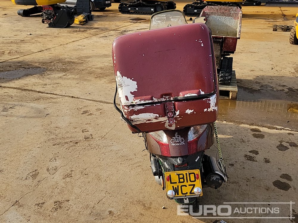 Honda S-Wing - Motocyclette: photos 4 Honda S-Wing - Motocyclette: photos 4