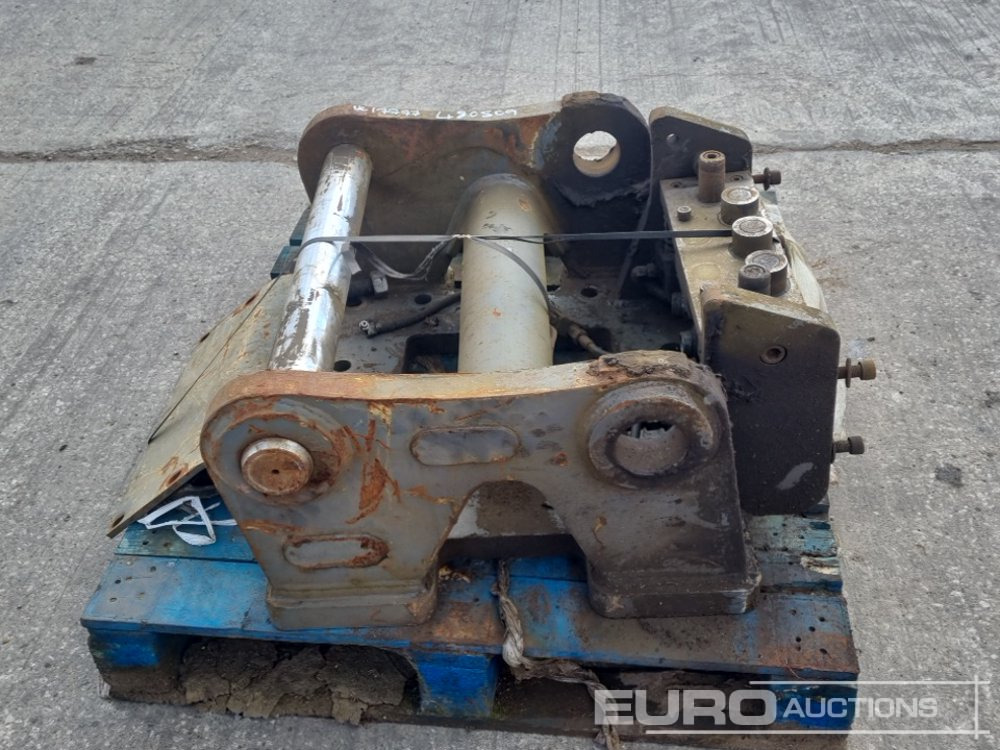 Hydraulic Hitch 80mm Pin to suit 20 Ton Excavator - Attache rapide: photos 2 Hydraulic Hitch 80mm Pin to suit 20 Ton Excavator - Attache rapide: photos 2