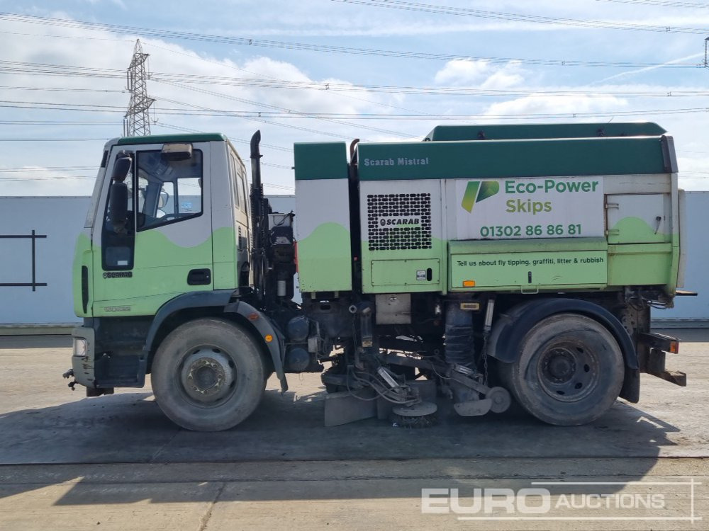 Iveco 150E22 - Balayeuse de voirie: photos 2 Iveco 150E22 - Balayeuse de voirie: photos 2
