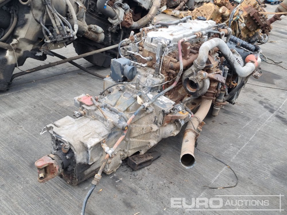 Iveco 6 Cylinder Engine, Gearbox, Pump - Moteur: photos 1 Iveco 6 Cylinder Engine, Gearbox, Pump - Moteur: photos 1