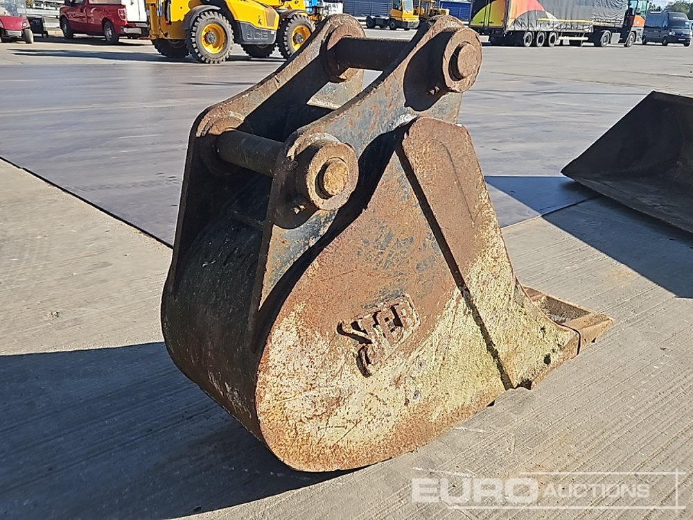JCB 24" Digging Bucket 80mm Pin to suit 20 Ton Excavator - Godet: photos 5 JCB 24" Digging Bucket 80mm Pin to suit 20 Ton Excavator - Godet: photos 5