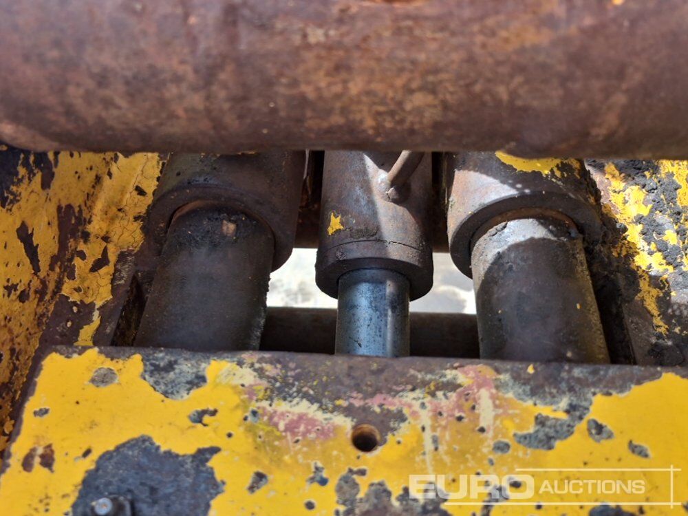 Pelle sur chenille JCB JS130: photos 21 Pelle sur chenille JCB JS130: photos 21