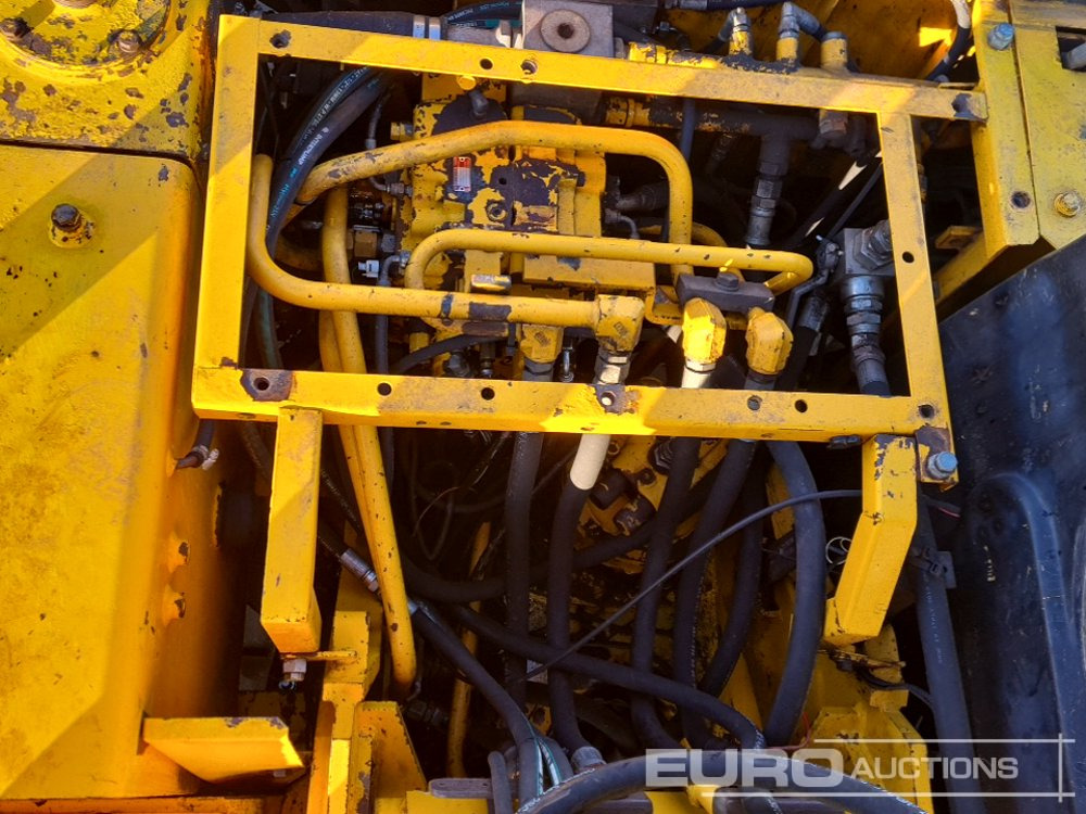 Pelle sur chenille JCB JS130: photos 33