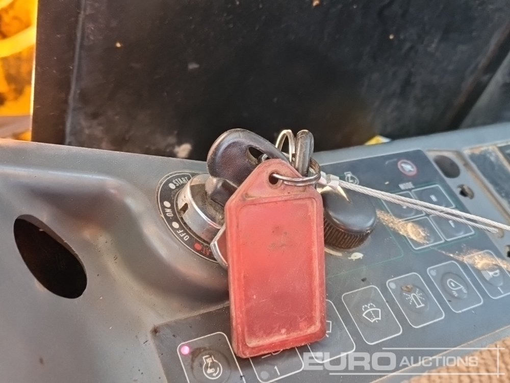 Pelle sur chenille JCB JS130: photos 40