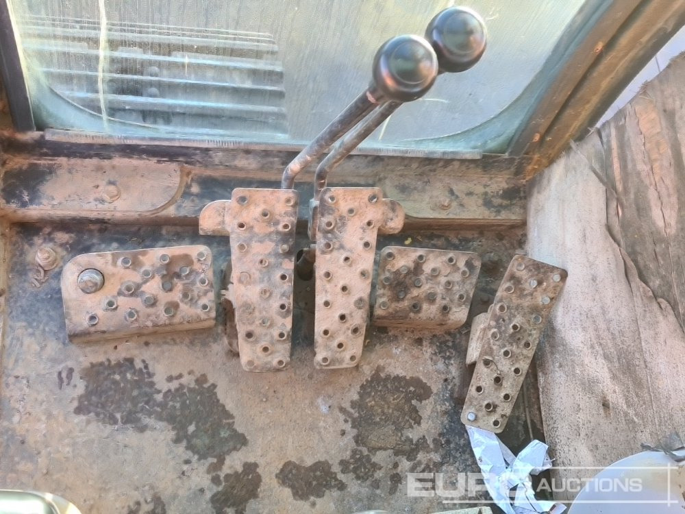 Pelle sur chenille JCB JS130: photos 42