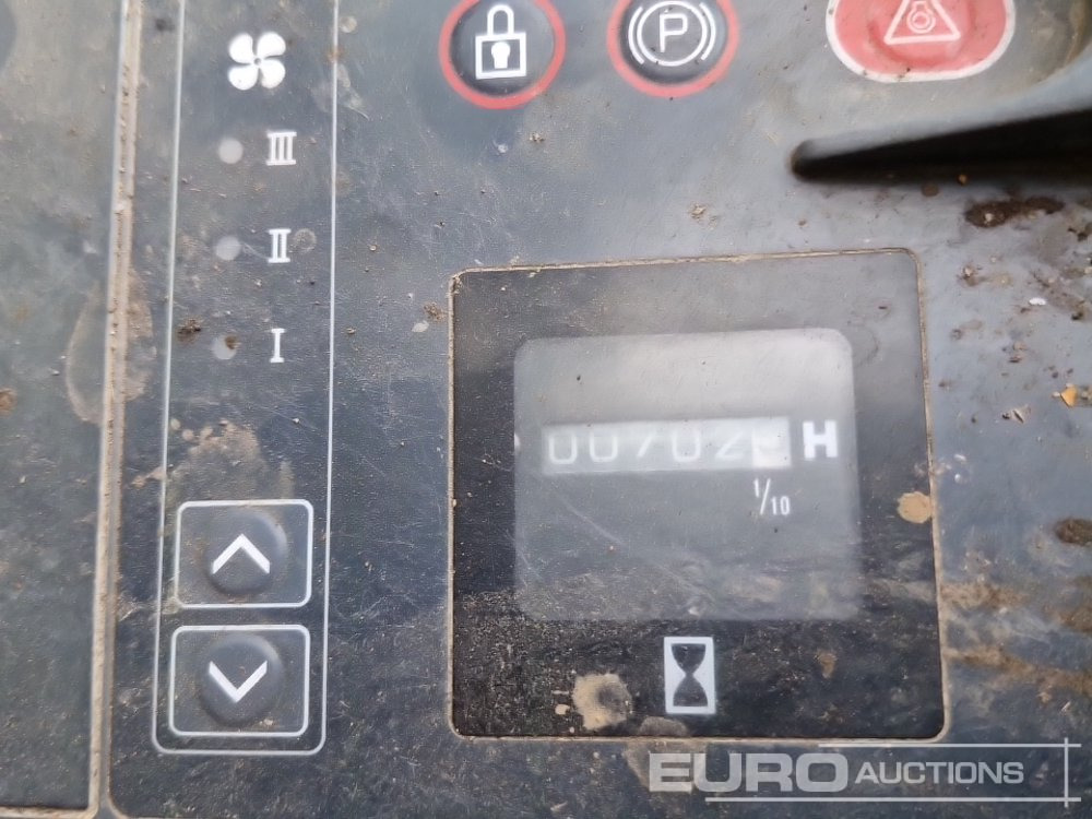 Pelle sur chenille JCB JS290: photos 47