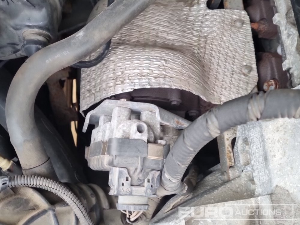 SUV Land Rover Defender: photos 17