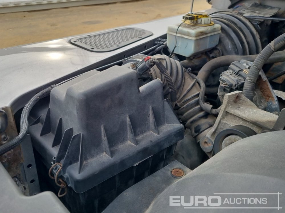 SUV Land Rover Defender: photos 20