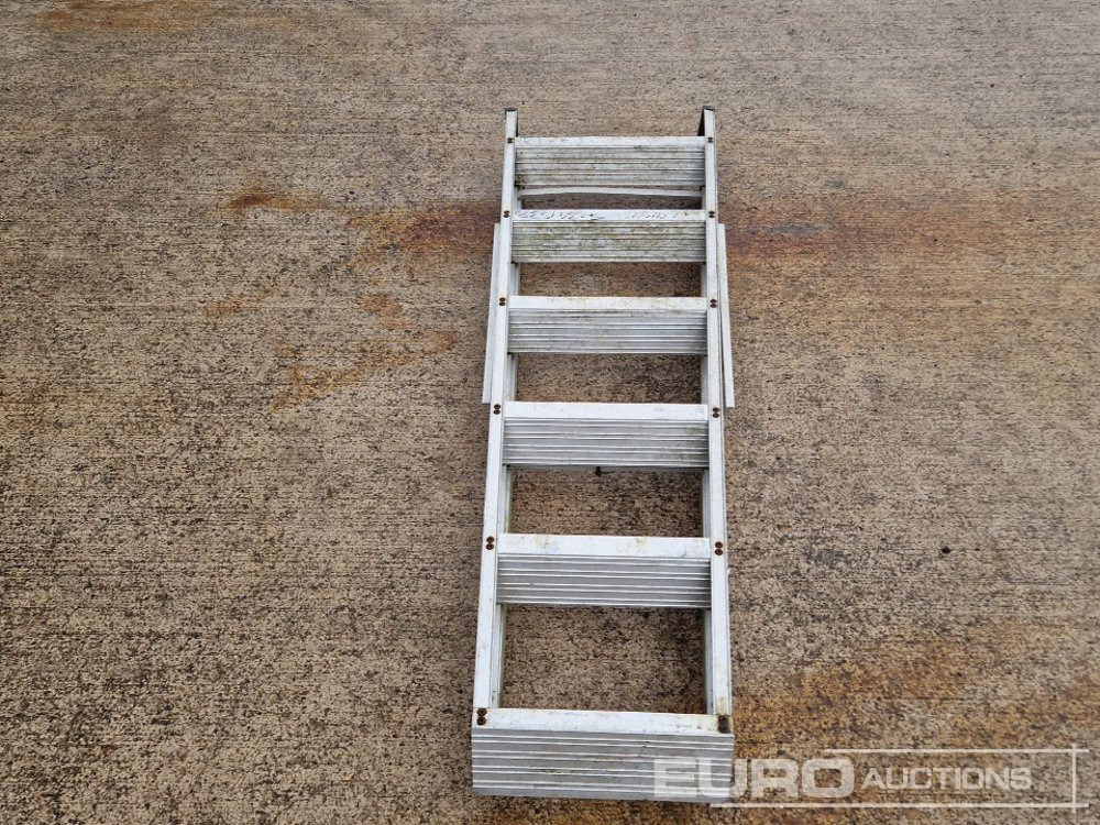 Lyte 6 Tread Aluminium Step Ladder - Matériel de chantier: photos 4 Lyte 6 Tread Aluminium Step Ladder - Matériel de chantier: photos 4