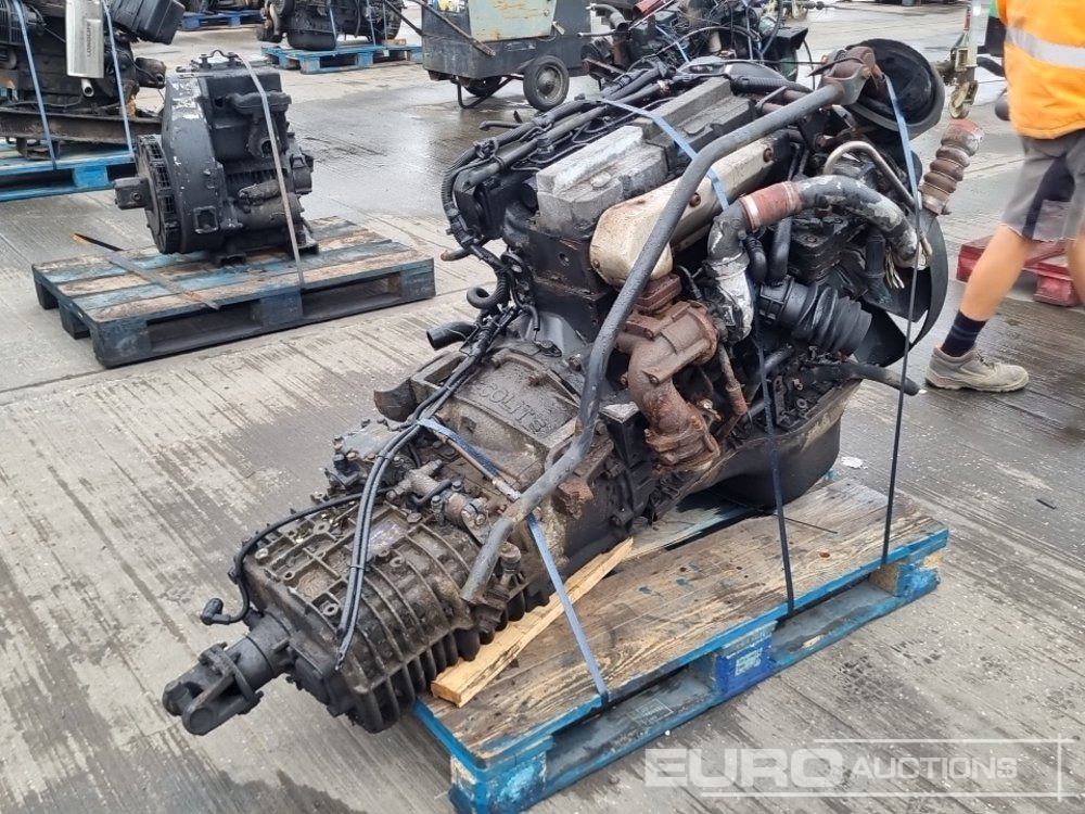 MAN 4 Cylinder Engine, Gearbox - Moteur: photos 5 MAN 4 Cylinder Engine, Gearbox - Moteur: photos 5