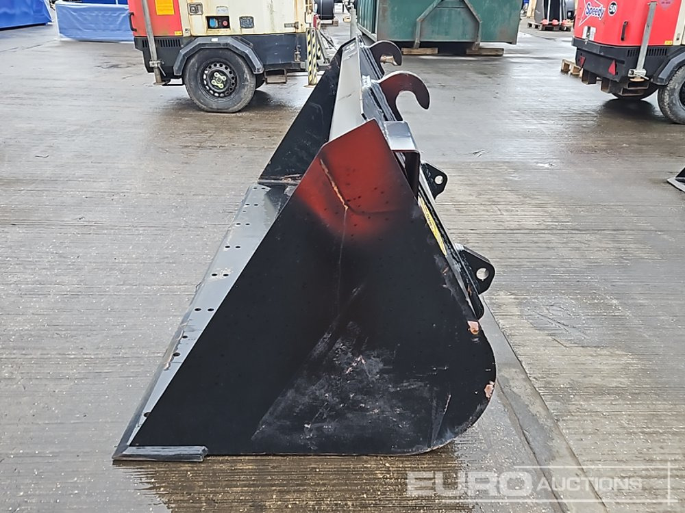 Unused Strickland 90" Loading Bucket to suit JCB Telehandler - Machine agricole: photos 2 Unused Strickland 90" Loading Bucket to suit JCB Telehandler - Machine agricole: photos 2